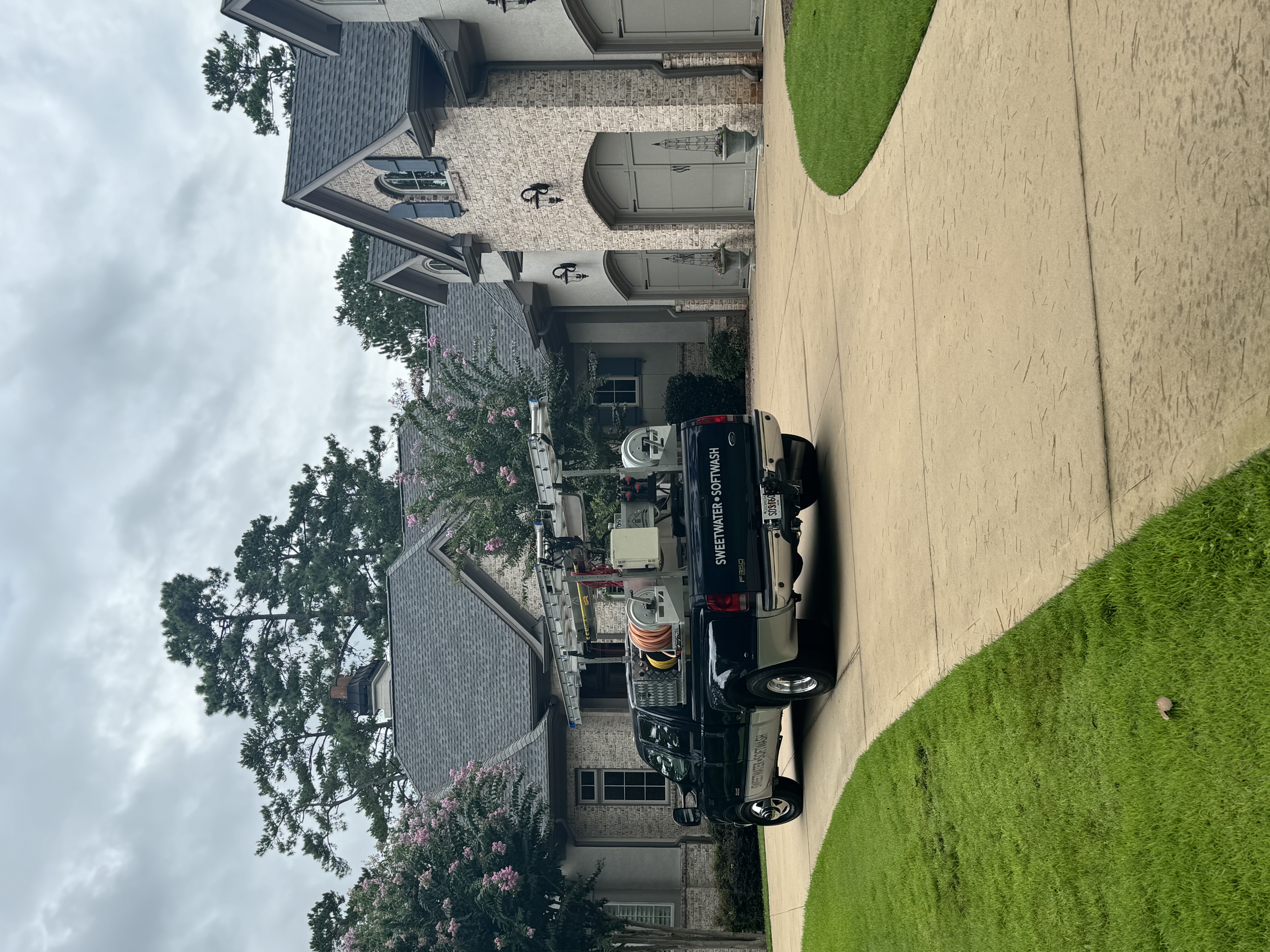 Roof washing in Greensboro, Ga Thumbnail